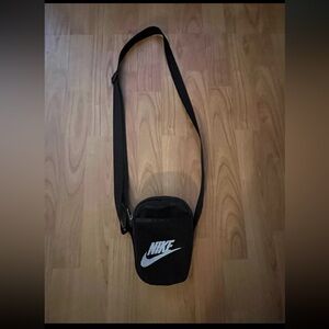 nike crossbody bag women